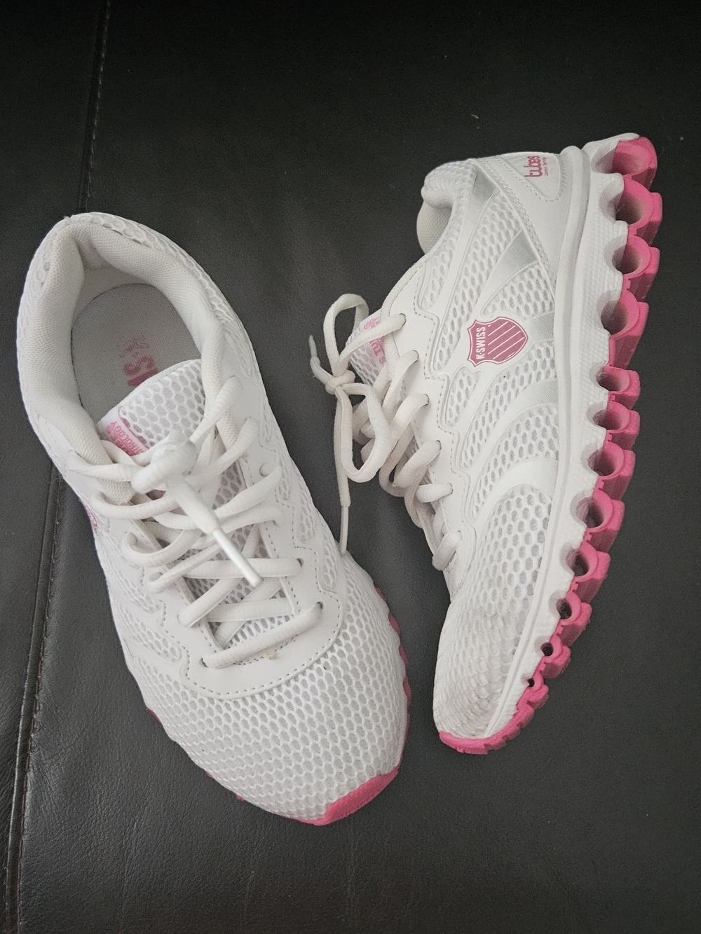 K-Swiss White & Pink Women’s Athletic Sneakers